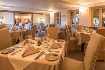 The Farmhouse Hotel And Restaurant