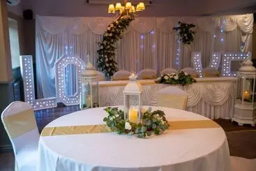 酒店 The Red Lion Inn By Chef & Brewer Collection