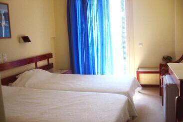 בית מלון כפרי Avra