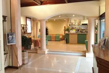 فندق Albergo Bianchi Stazione