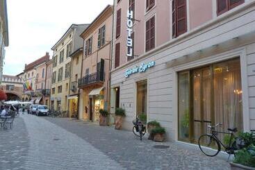 Hotel Centrale Byron