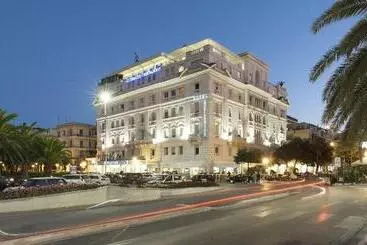 בית מלון כפרי Esplanade