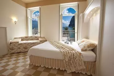 住所 Bellavista Lakefront Hotel & Apartments