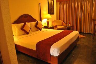 هتل The Hans Coco Palms