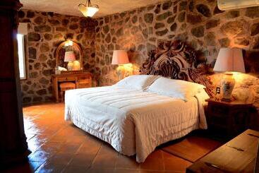 هتل Posada De La Aldea