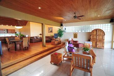 Hideaway Island Resort