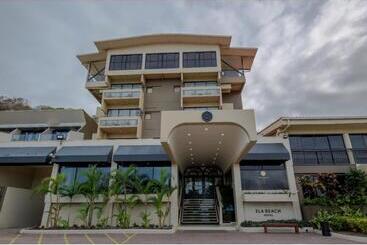 Ela Beach Hotel & Apartments