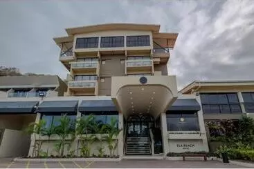 Ela Beach Hotel & Apartments