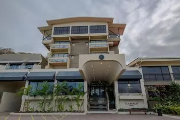 Ela Beach Hotel & Apartments