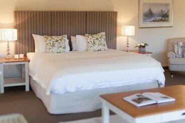 Hotel Solitaire Lodge