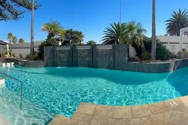 Peninsula All Suite Hotel By Dream Resorts