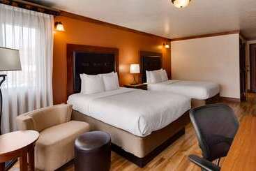هتل Best Western Plus Greenwell Inn
