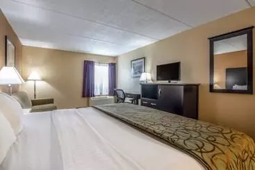 Hotel Quality Inn Tully I 81