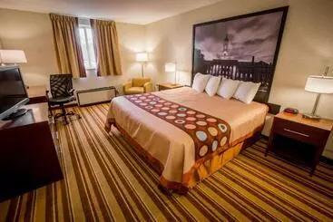 هتل Super 8 By Wyndham State College