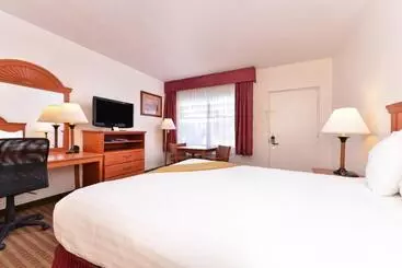 هتل The Classic Desert Aire