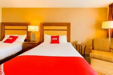 בית מלון כפרי OYO Lebanon MO I-44