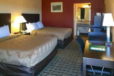 Отель Quality Inn & Suites