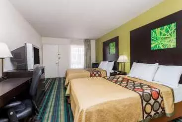 Отель Super 8 By Wyndham Augusta