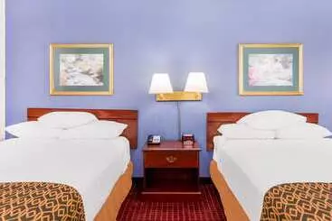 Отель Days Inn By Wyndham Lavonia