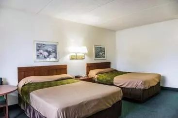 هتل Econo Lodge North