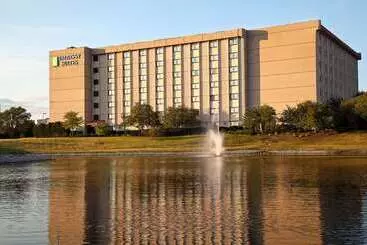 בית מלון כפרי Embassy Suites By Hilton Chicago Schaumburg Woodfield