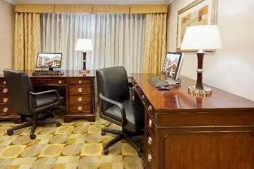 Отель Holiday Inn Express Wilkes Barre East, An Ihg