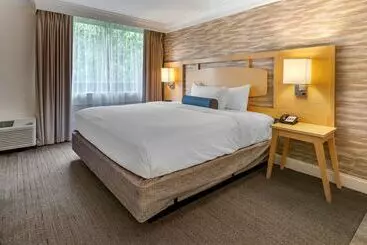 فندق Best Western Plus University Inn