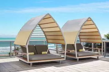 בית מלון כפרי Hilton Cabana Miami Beach Resort