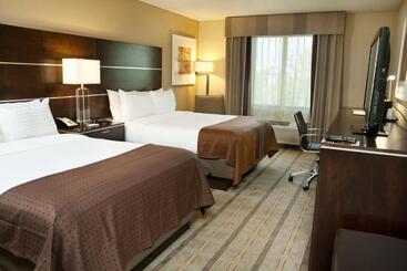 هتل Holiday Inn Charlotte Airport, An Ihg