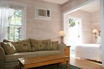 Hotel Island City House