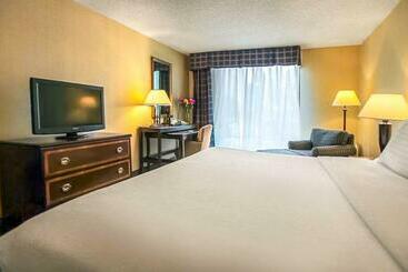 Отель Magnuson Grand & Conference Center Somersetbridgewater