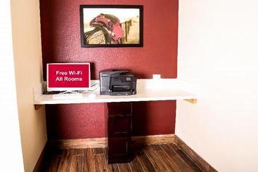 Отель Red Roof Plus+ Williams  Grand Canyon