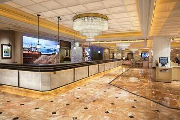 هتل Peppermill Resort Spa Casino