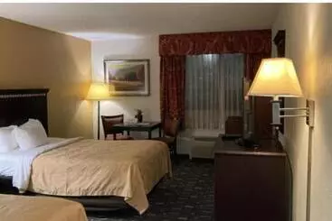 酒店 Quality Inn & Conference Center