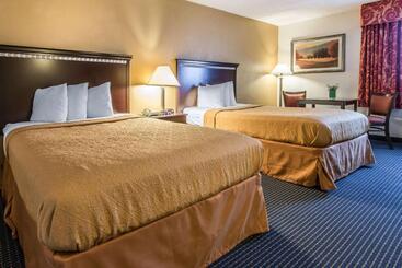 Отель Quality Inn & Conference Center
