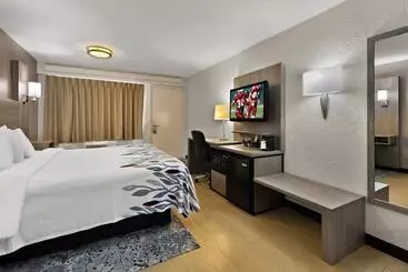 ホテル Red Roof Inn Cleveland Westlake