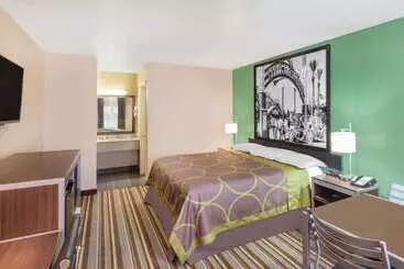 هتل Super 8 By Wyndham Kingsville