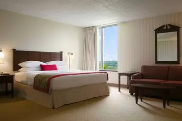 Отель Ramada By Wyndham Greensburg  & Conference Center