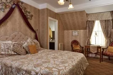 בית מלון כפרי Queen Anne