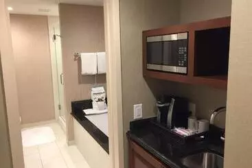 فندق Town & Country Inn And Suites