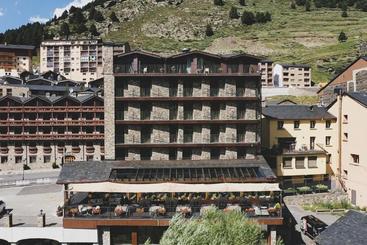 هتل Naudi Boutique Adults Only