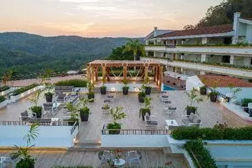 リゾートホテル Park Royal Beach Huatulco   All Inclusive