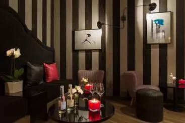 ホテル Hôtel La Parizienne