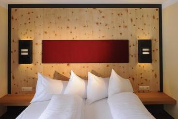 آپارتمان Apart Kühtaier Schlössl