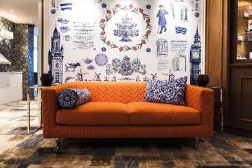 בית מלון כפרי Carlton Ambassador