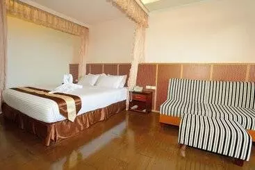 Airai Water Paradise Hotel & Spa