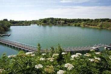 هتل Les Jardins Du Lac