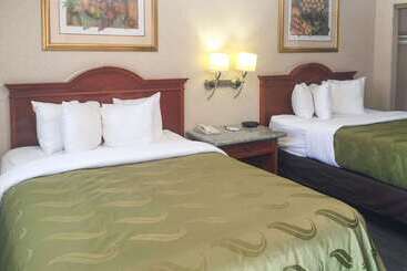 فندق Quality Inn & Suites Oceanside Near Camp Pendleton