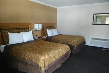Отель Anaheim Islander Inn And Suites