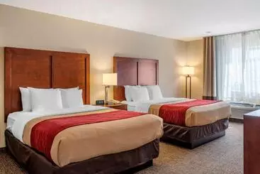 هتل Comfort Inn & Suites